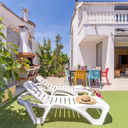 Villa Apart-rent Casa Con Piscina Montgri 0125 Empuriabrava