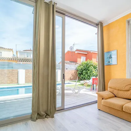Villa Apart-rent Casa Con Piscina Montgri 0125