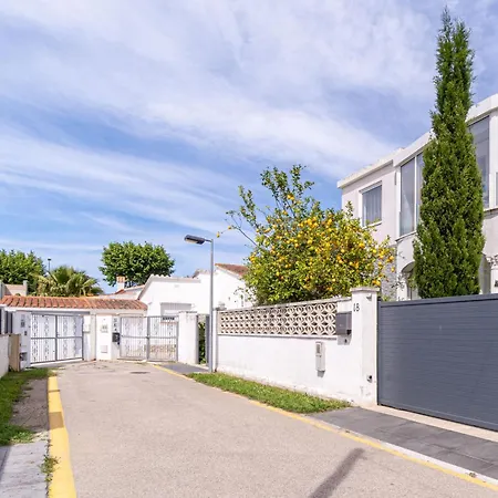 Apart-rent Casa Con Piscina Montgri 0125 Villa Empuriabrava